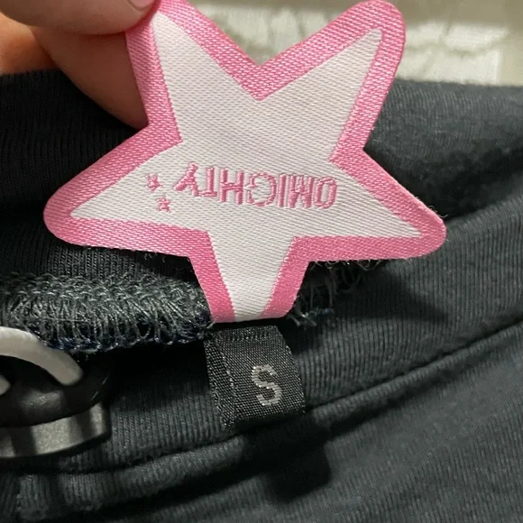 Omighty Headphone Yoga Pants in Asphalt - Picture 4 of 5